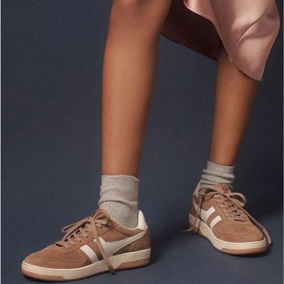 Gola Shoes - GOLA 10 NIB ANTHROPOLOGIE Hawk Suede Sneakers in Tobacco / Off White • Brown Tan